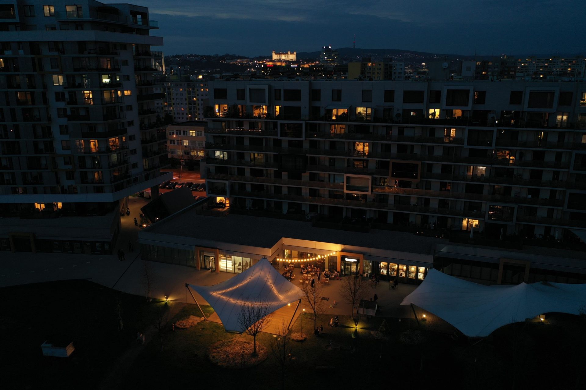 MONSTERS cafe and bar – poloha pri Chorvátskom ramene (Petržalka City)
