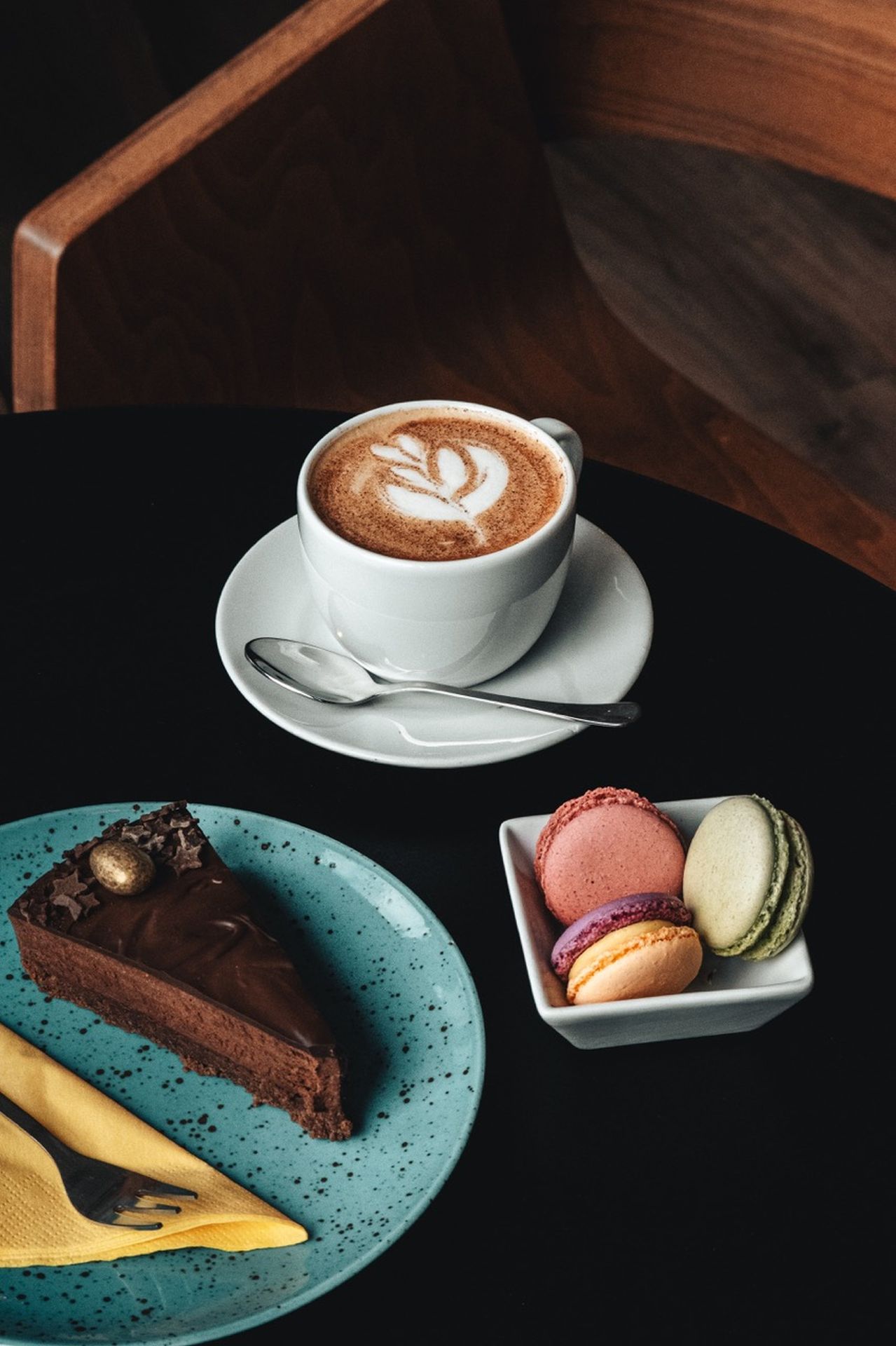 MONSTERS cafe and bar – kaviarenská a cukrárenská ponuka
