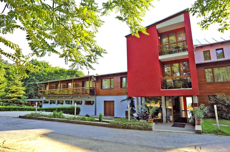 Hotel Panoráma – exteriér (Banka pri Piešťanoch)
