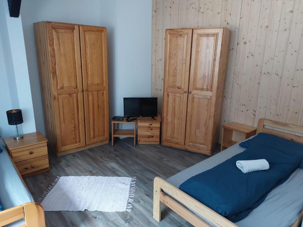 Penzión Kupfer – izba s TV a šatníkom