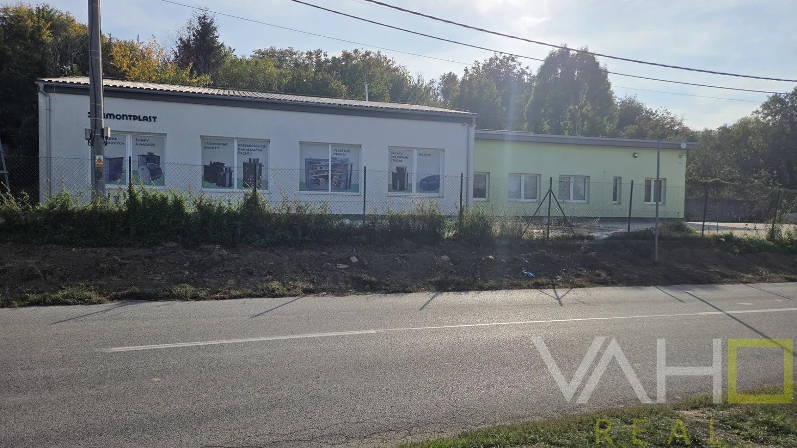 Výrobný areál REMONTplast – budova pri hlavnej ceste, Jarok